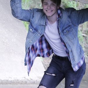 Meet your Posher, Cameron